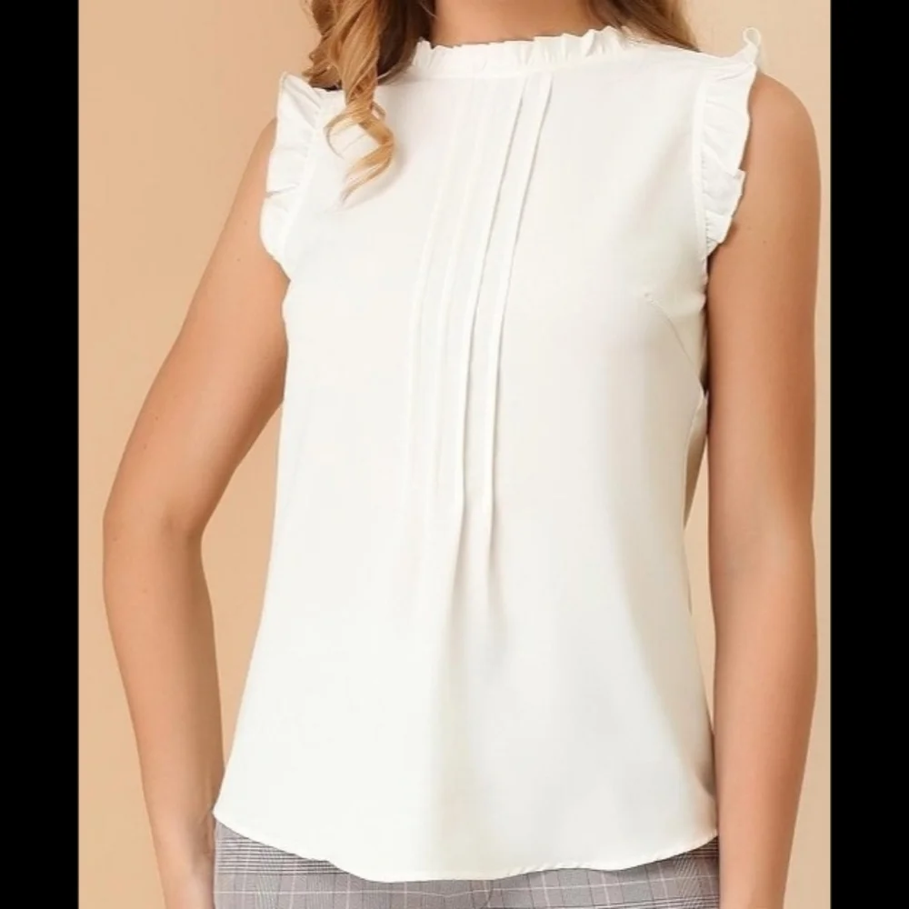 Sleeveless Blouse - Picture 2 of 8